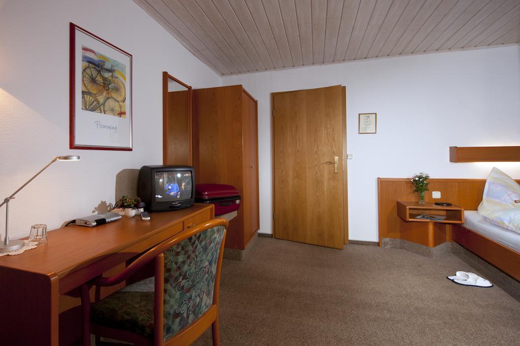 Pension Cafe Suzette Gotha Zimmer foto