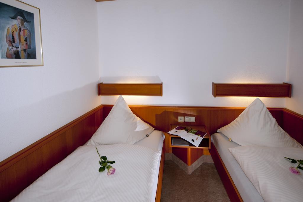Pension Cafe Suzette Gotha Zimmer foto