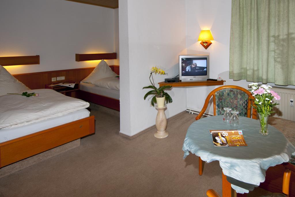 Pension Cafe Suzette Gotha Zimmer foto